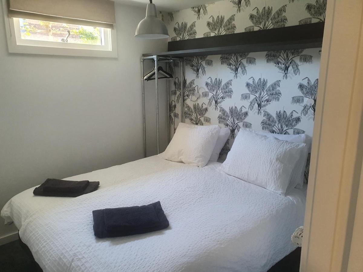 Cottage Geestmerambacht, Een Nieuw Vrijstaande Sfeervol En Landelijk Gelegen Vakantiewoning Koedijk Екстериор снимка